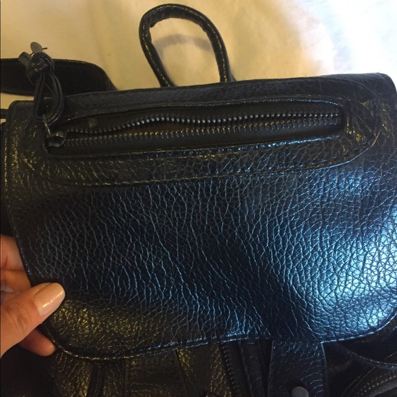 Petite Vegan Leather Black backpack 🎒 zippers - Picture 3 of 7